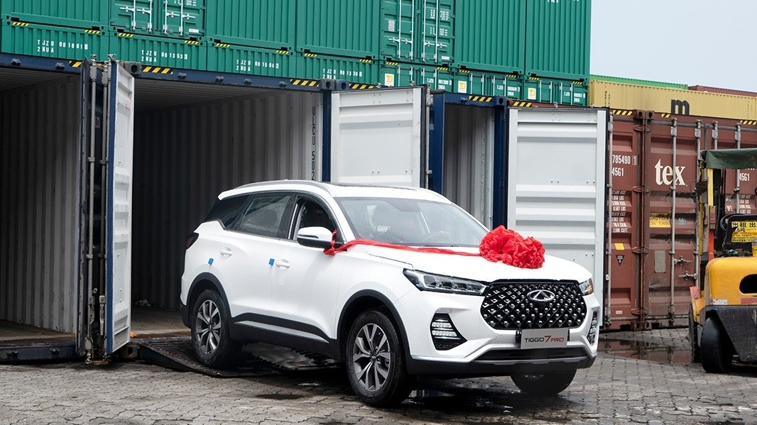 مقارنة شاملة بين جايكو J8 2025 وهونشي HS7 2025 الجديدتين