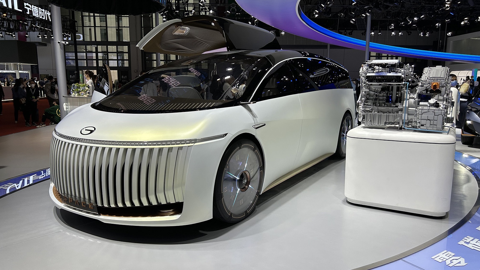 سيارات يادان الكهربائية تُطرح في السوق الأوروبية من خلال معرض لندن للسيارات 2025