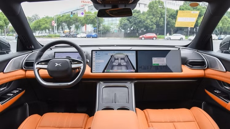 2024-Xpeng-G9-Max-High-Performance-Electric-SUV-with-570km-702km-Range-New-Energy-Vehicles Cropped